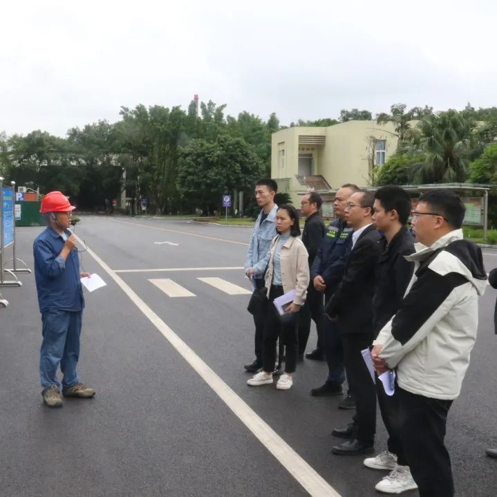 1698223720502740.jpg 2.市安委会到公司检查指导安全宣传“五进”工作.jpg