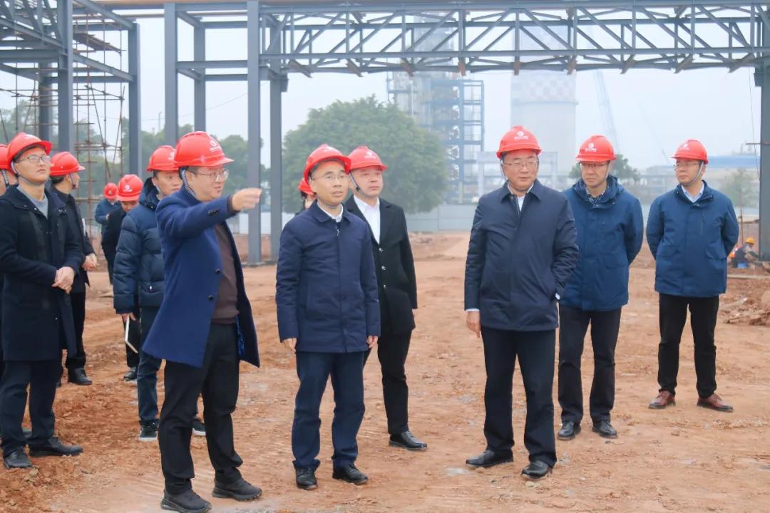 县委书记王波一行到四川澳门六合彩尊享VIP集团调研重点项目与产业规划.jpg